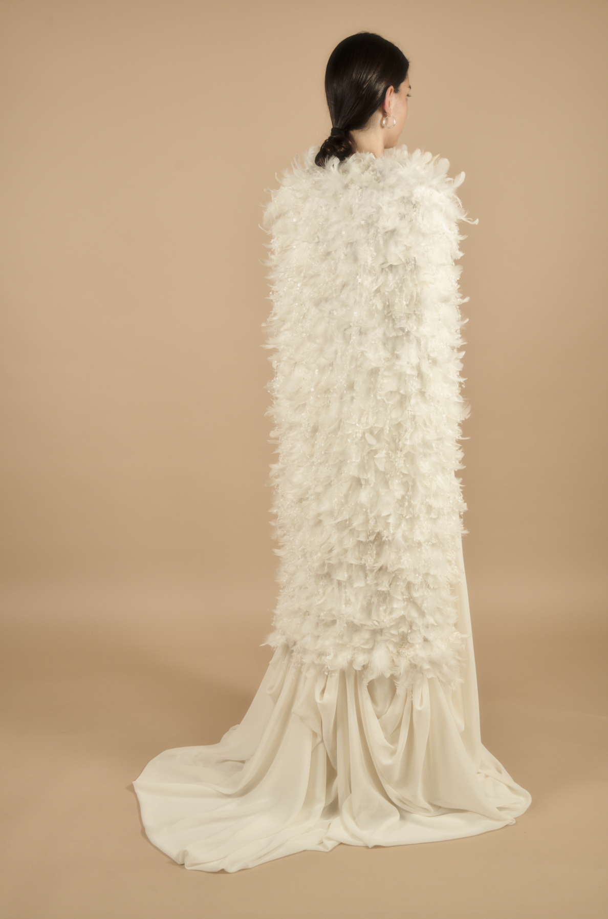 Feathers bridal cape "Royal" - Image 3
