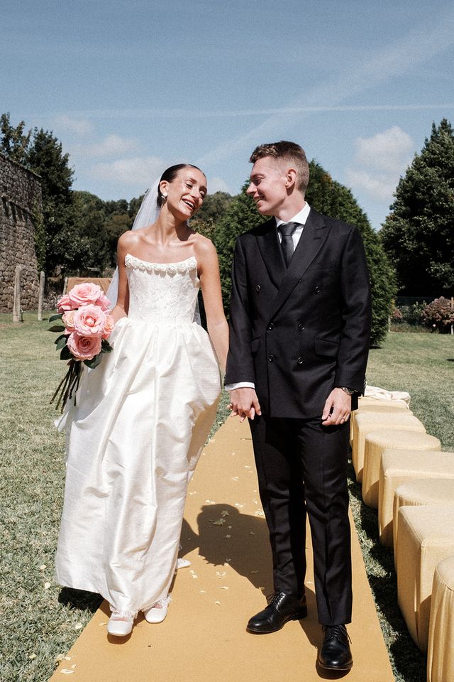 Diseño nupcial de culto de Théoro inspirado en Balenciaga y Grace Kelly en Pontevedra visto en Vogue